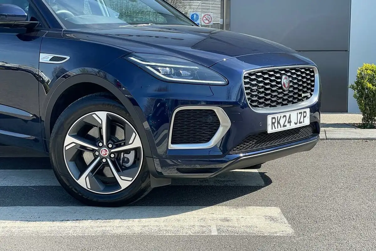 2023-jaguar-e-pace-15-p300e-r-dynamic-se-big-28