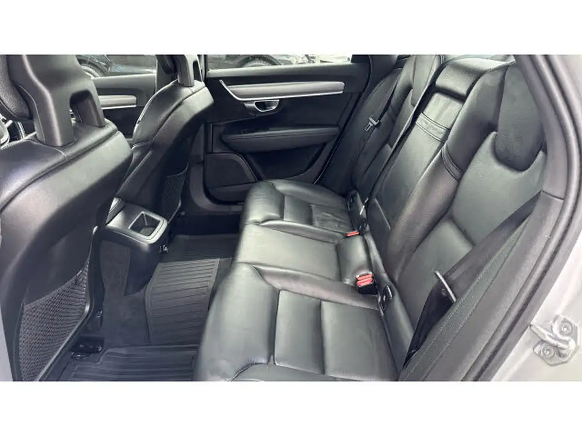 2017-volvo-s90-20td-d4-momentum-big-15