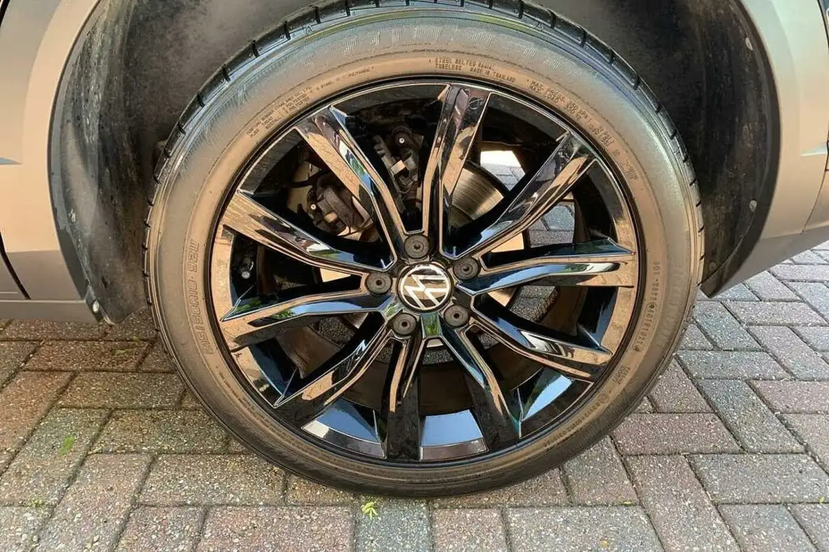 2021-volkswagen-t-roc-15-tsi-black-edition-big-30