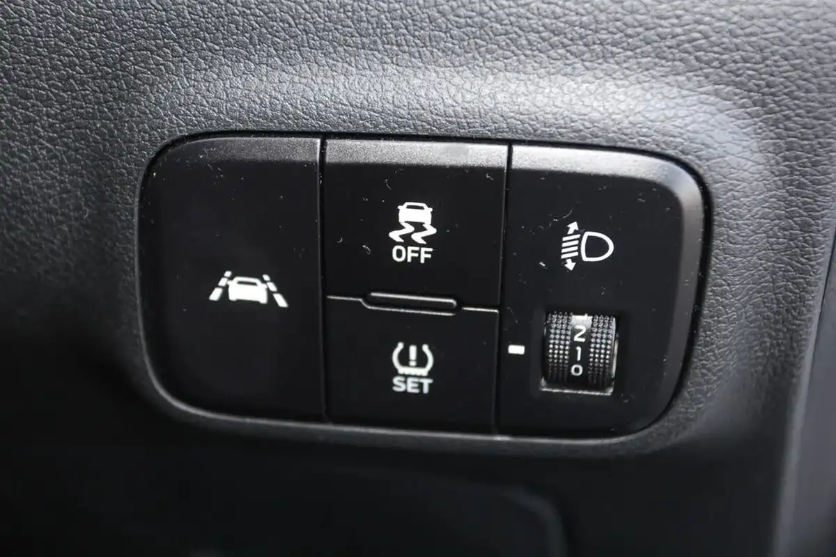 2021-hyundai-i10-10-t-gdi-n-line-big-19