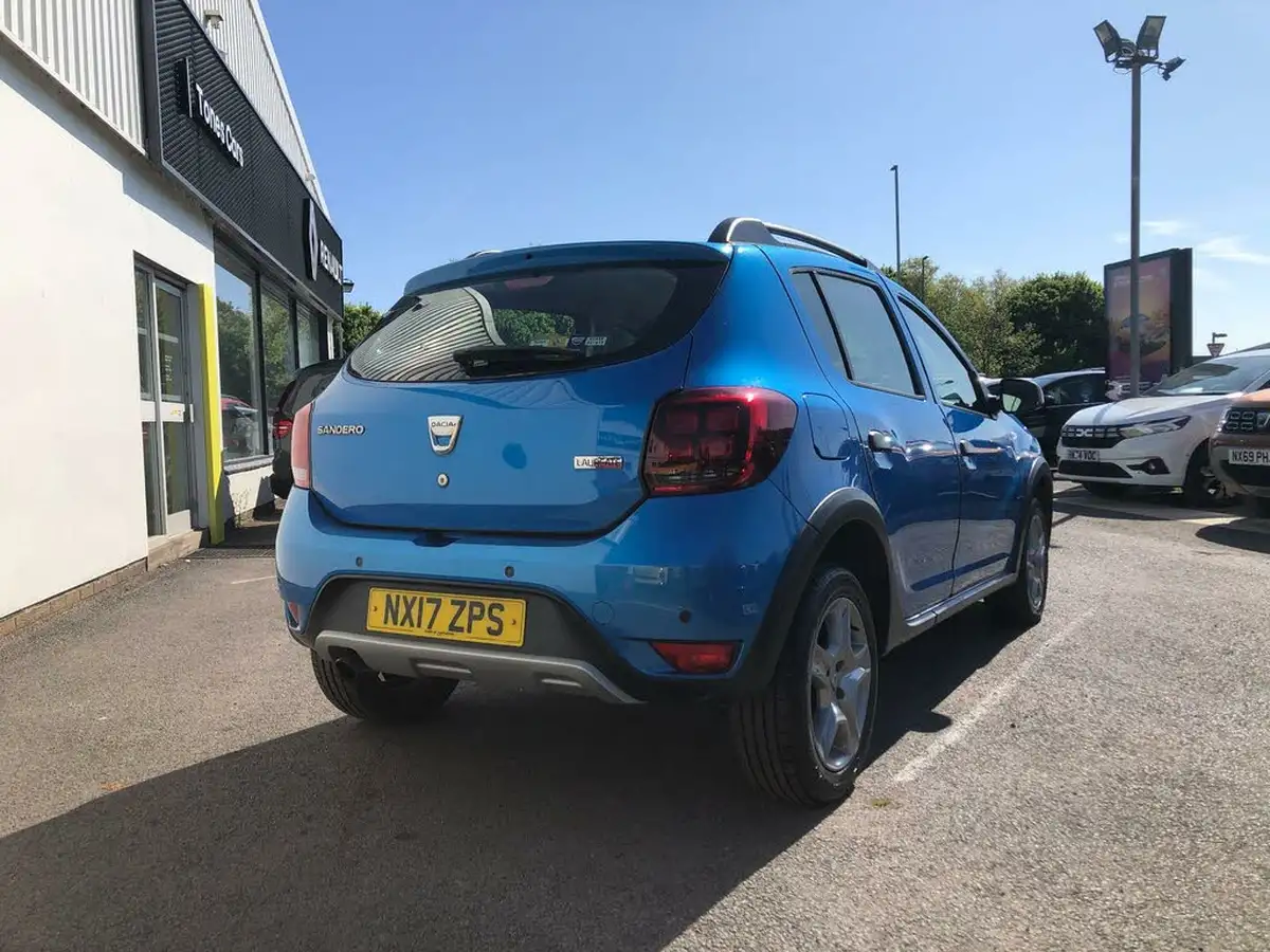 2017-dacia-sandero-stepway-09-tce-laureate-big-10