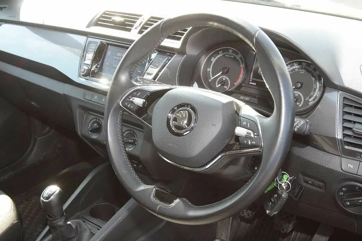 2021-skoda-fabia-10-tsi-se-drive-95ps-hatchback-big-5