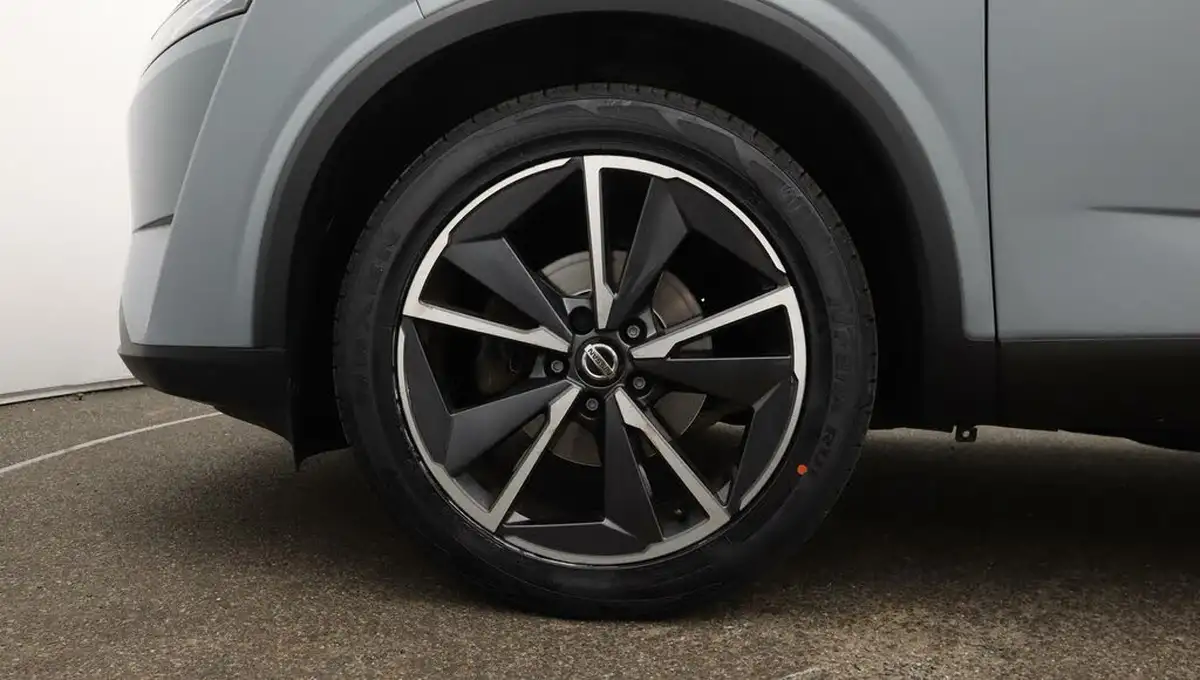 2022-nissan-qashqai-13-dig-t-tekna-158ps-xtronic-big-18