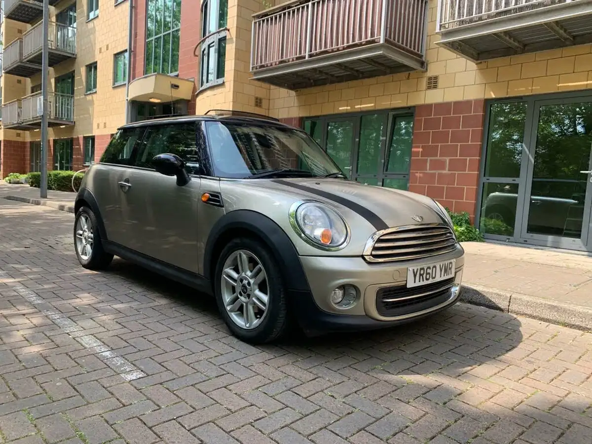 2011-mini-cooper-16-cooper-122bhp-hatchback-3d-big-3
