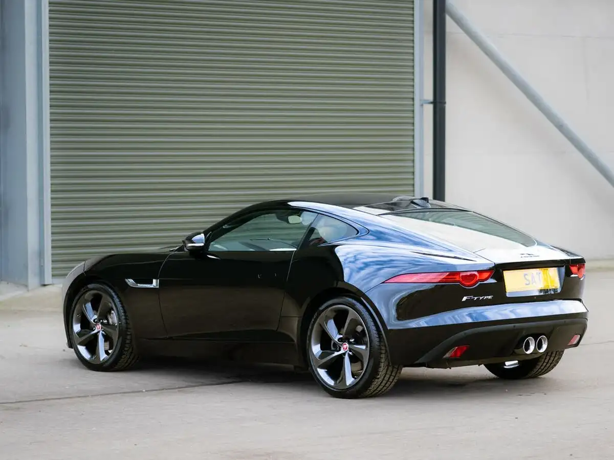 2015-jaguar-f-type-30-v6-coupe-quickshift-big-19