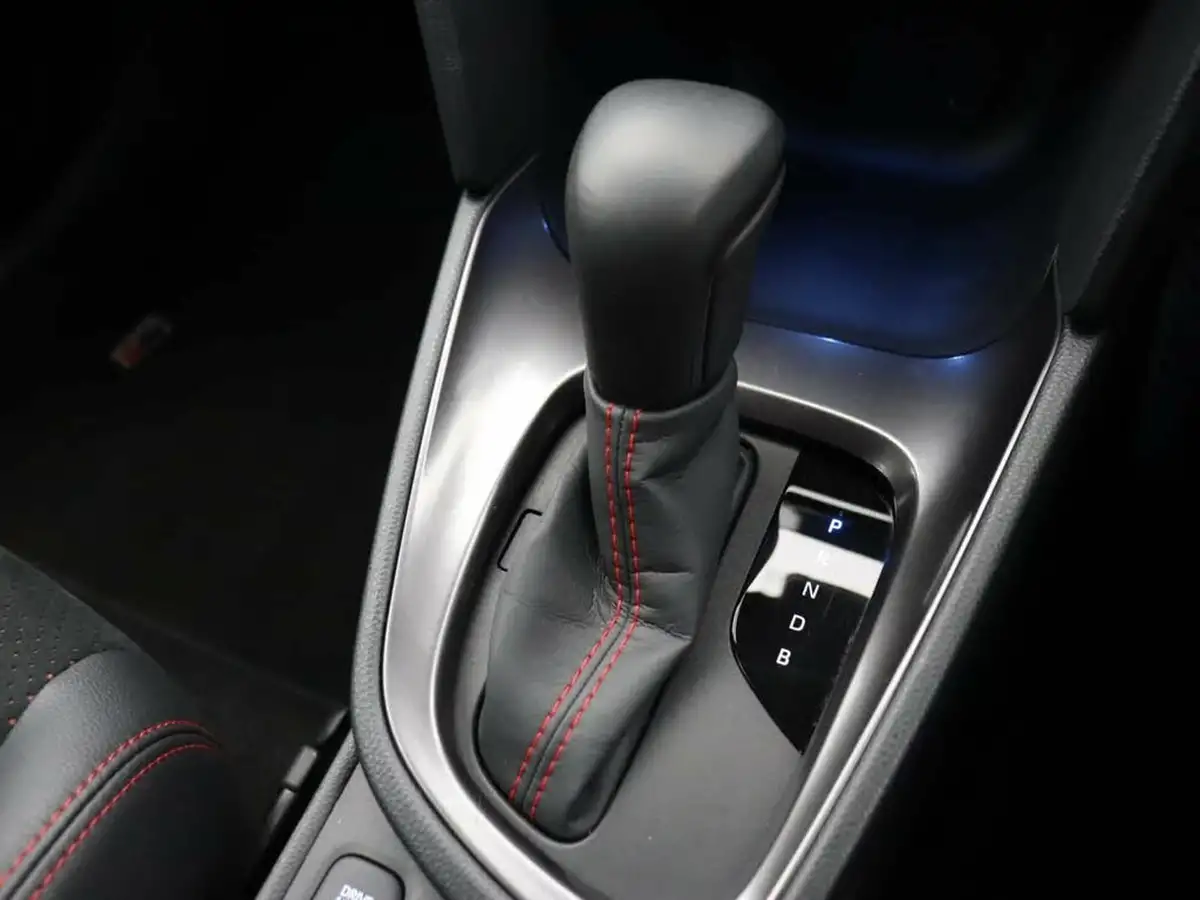 2023-toyota-yaris-cross-15-vvt-i-gr-sport-big-45