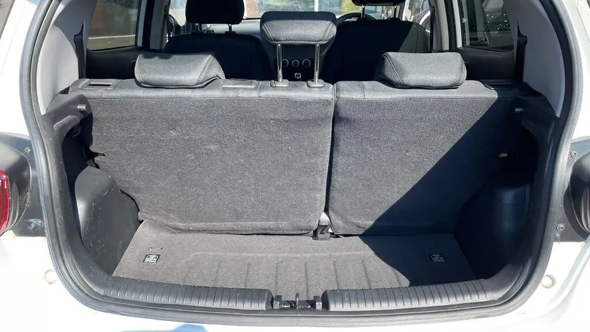 2019-hyundai-i10-10-play-big-14
