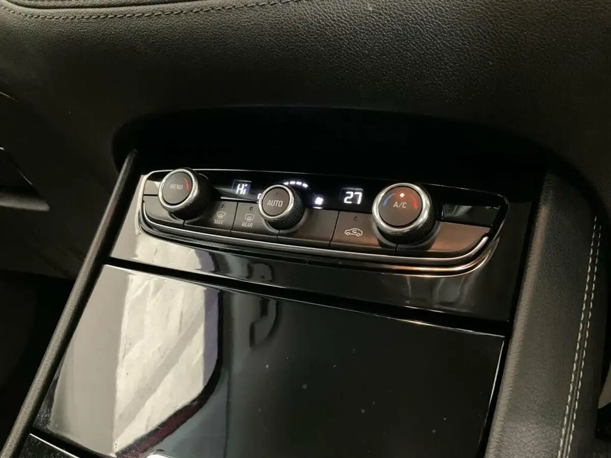 2020-vauxhall-grandland-x-12-sri-nav-big-45