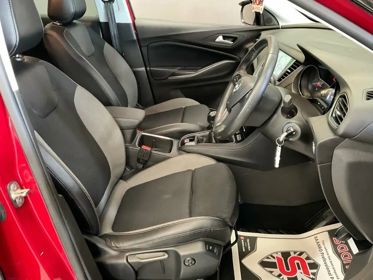 2020-vauxhall-grandland-x-12-sri-nav-big-21