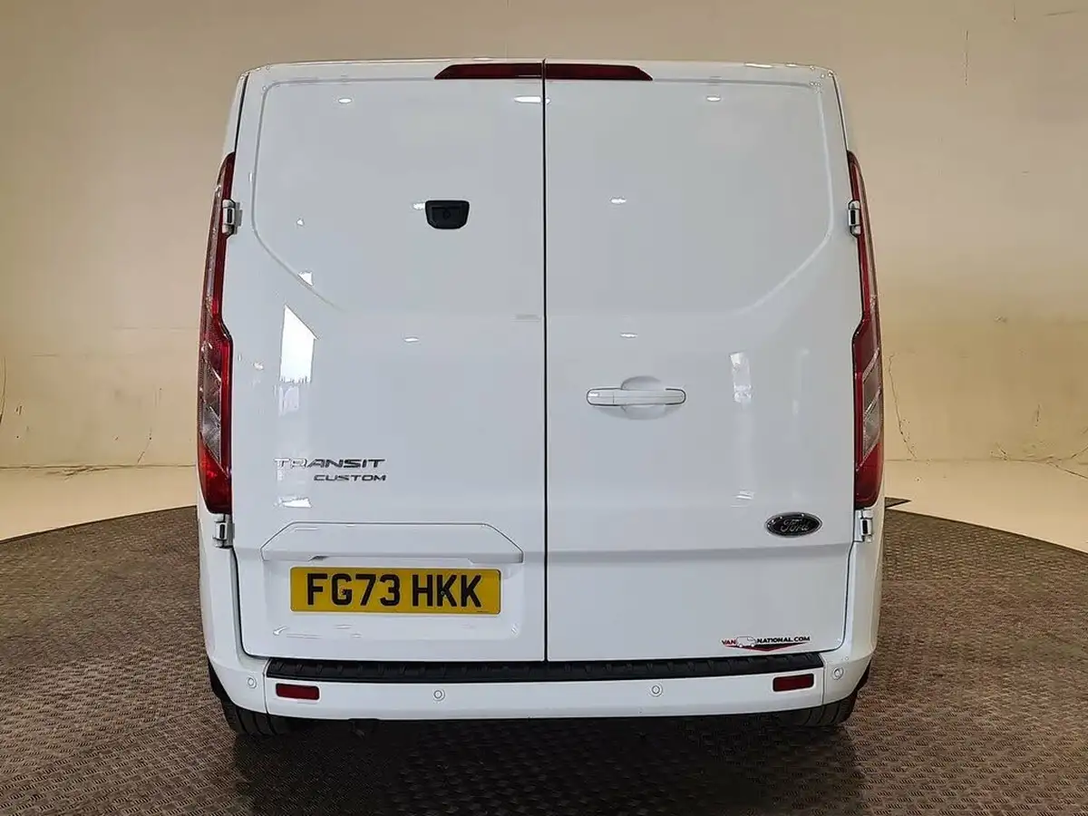 2023-ford-transit-custom-big-14