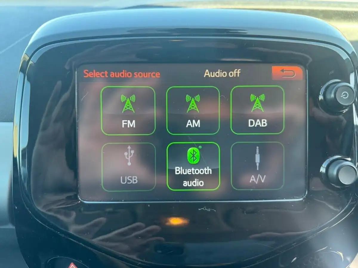 2016-citroen-c1-10-vti-airscape-flair-5d-etg-big-18