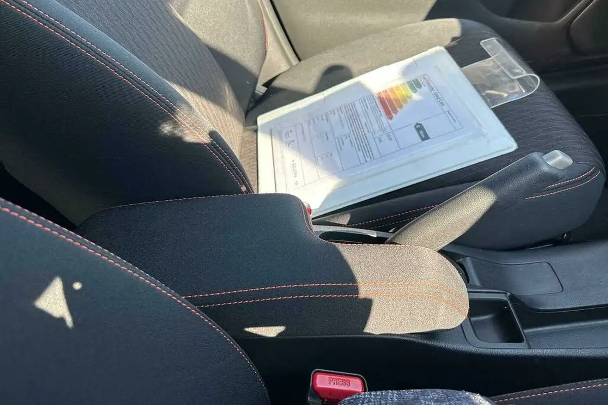 2019-honda-jazz-15-i-vtec-sport-navi-cvt-big-32