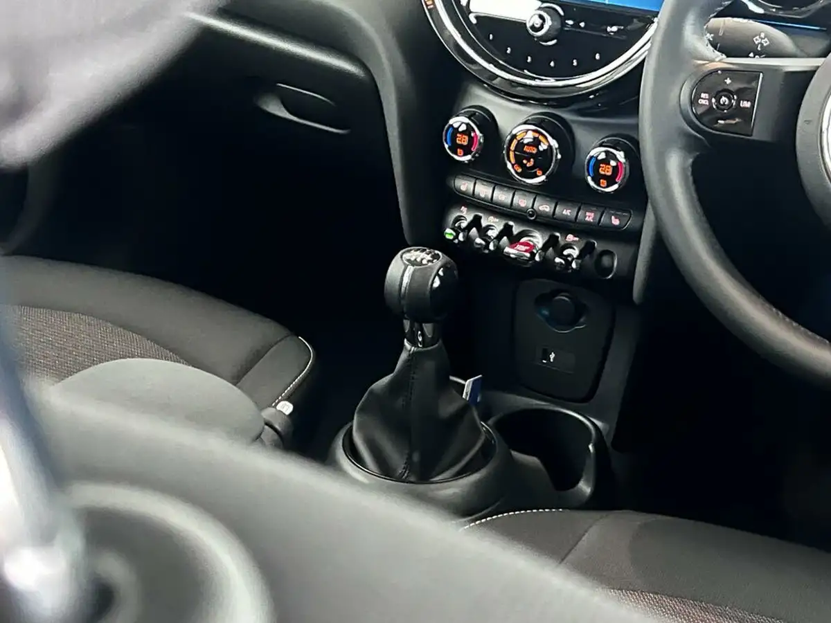 2022-mini-cooper-15-cooper-classic-hatchback-5d-big-29