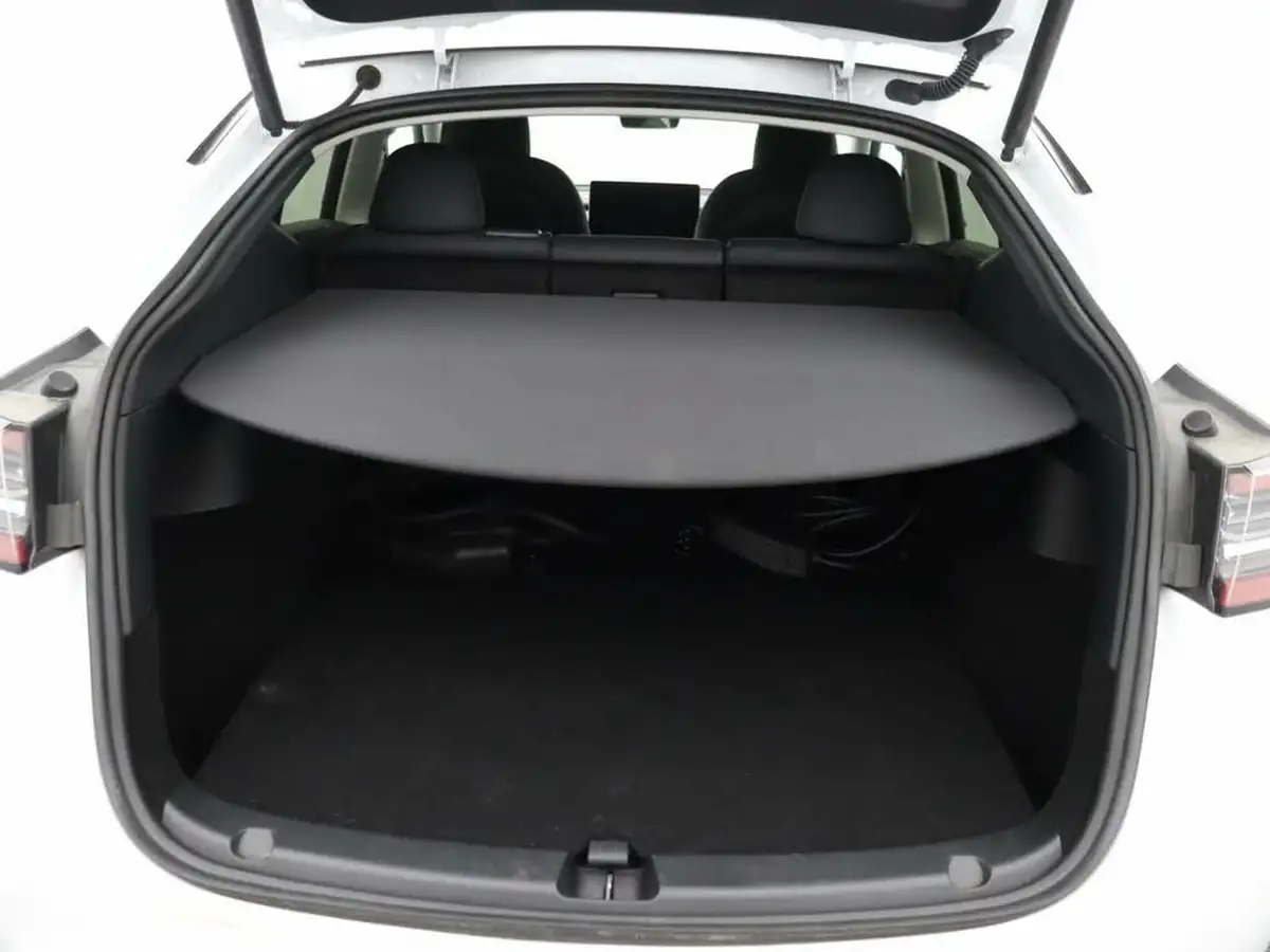 2023-tesla-model-y-e-rwd-big-9