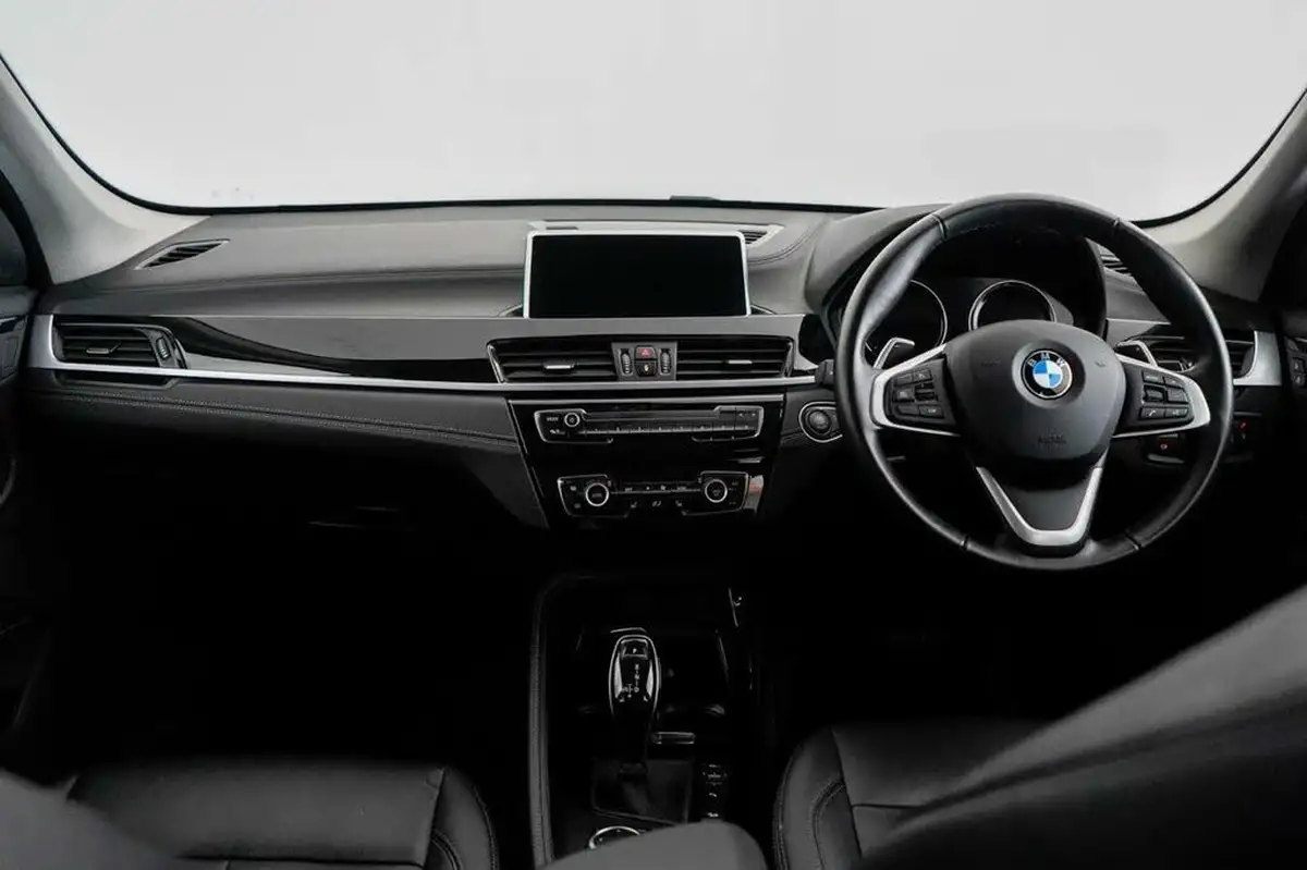 2022-bmw-x1-20-xdrive20i-xline-big-32