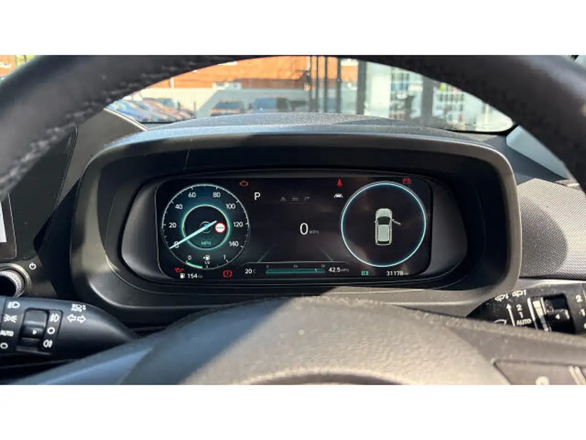 2022-hyundai-i20-10-t-gdi-premium-dct-big-17