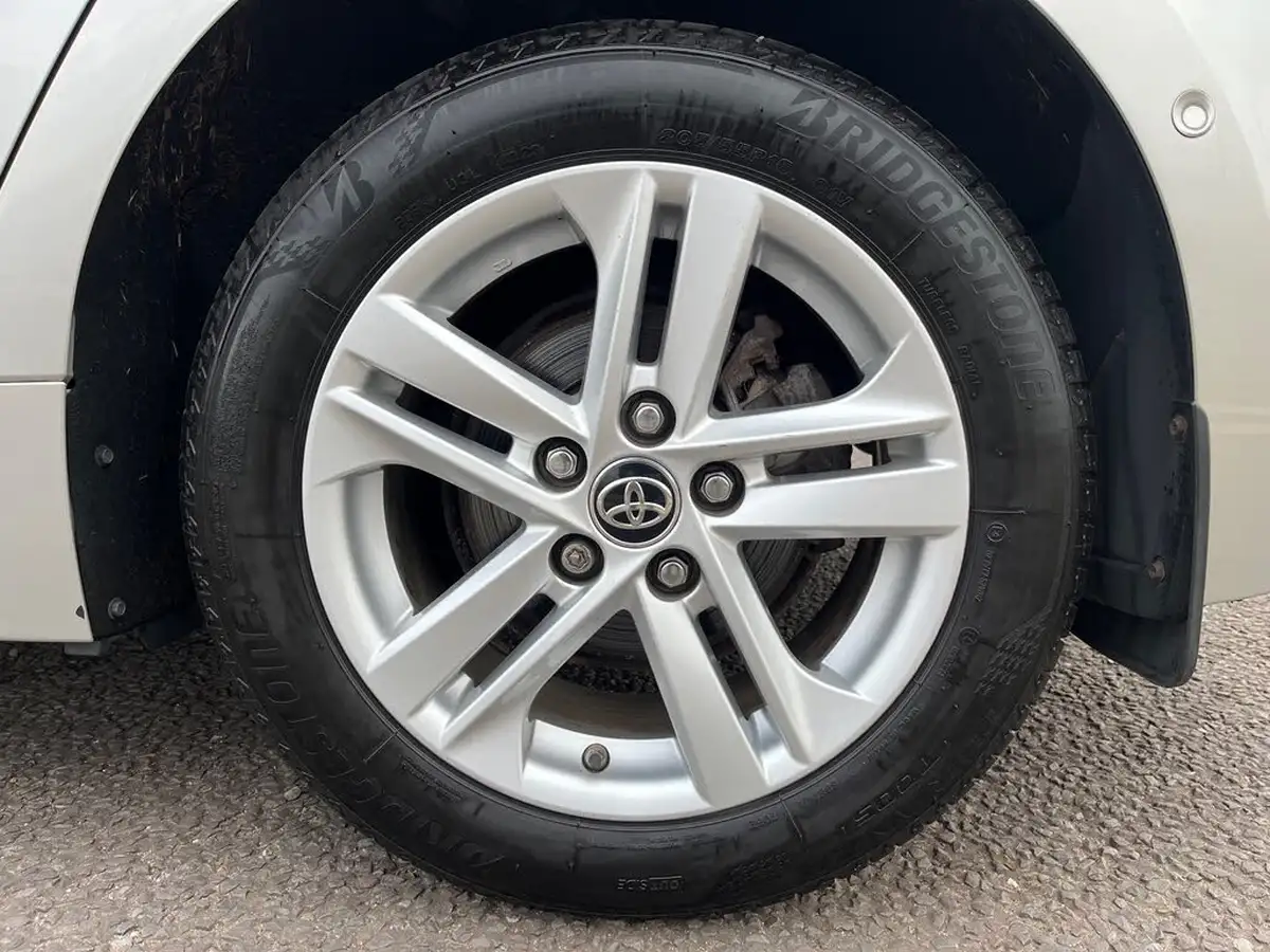 2020-toyota-corolla-18-vvt-i-icon-tech-spare-wheel-hatchback-5d-big-7
