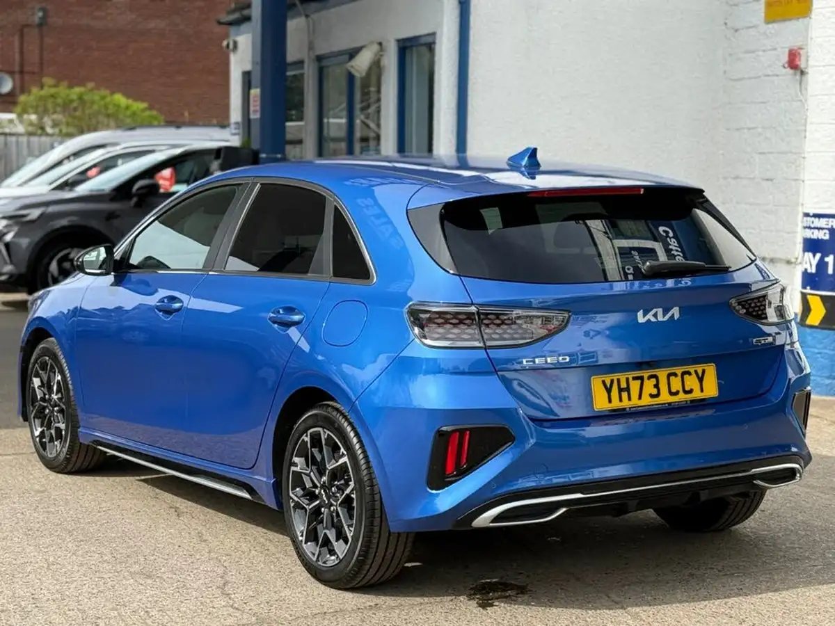 2023-kia-ceed-15-t-gdi-gt-line-158bhp-big-3