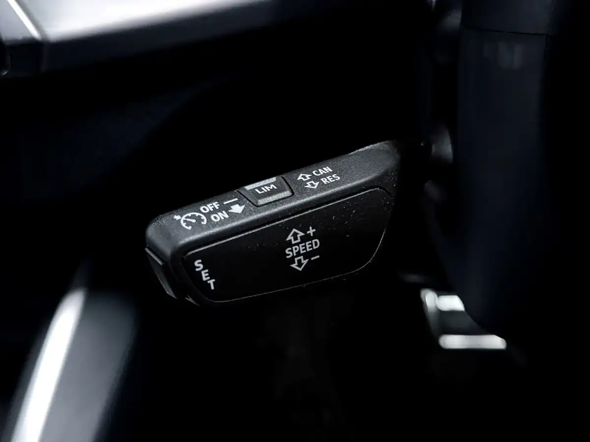 2022-audi-q2-15-35-tfsi-black-edition-s-tronic-big-32