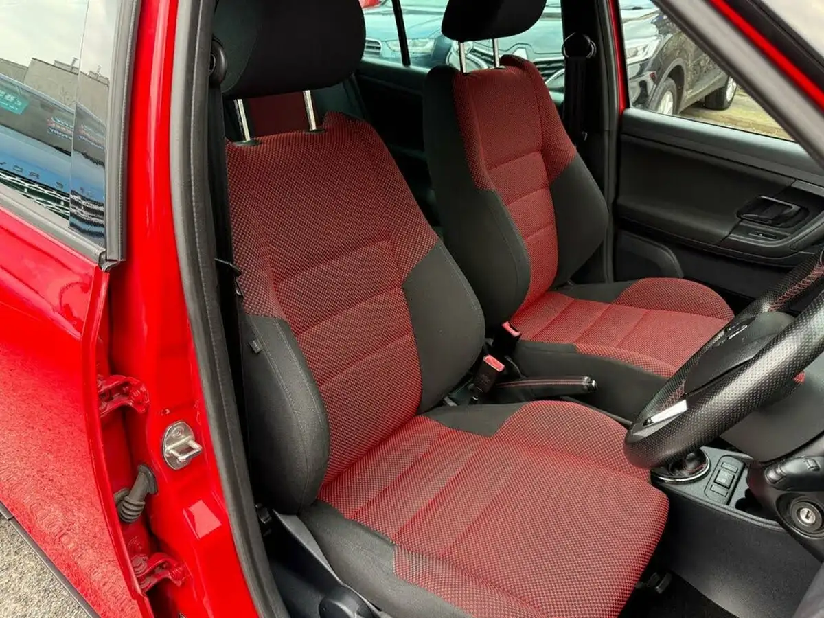 2014-skoda-fabia-16tdi-monte-carlo-cr-estate-big-11