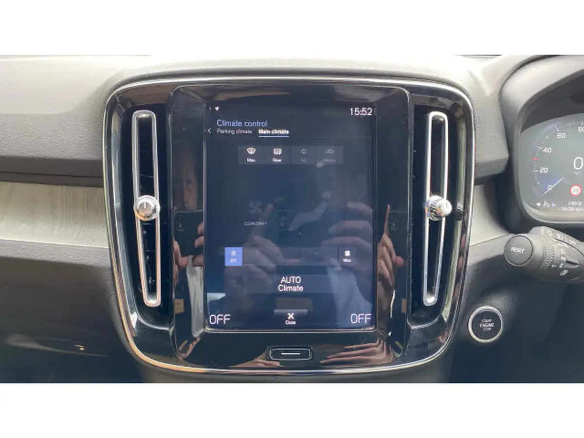 2020-volvo-xc40-20-b4-inscription-big-40