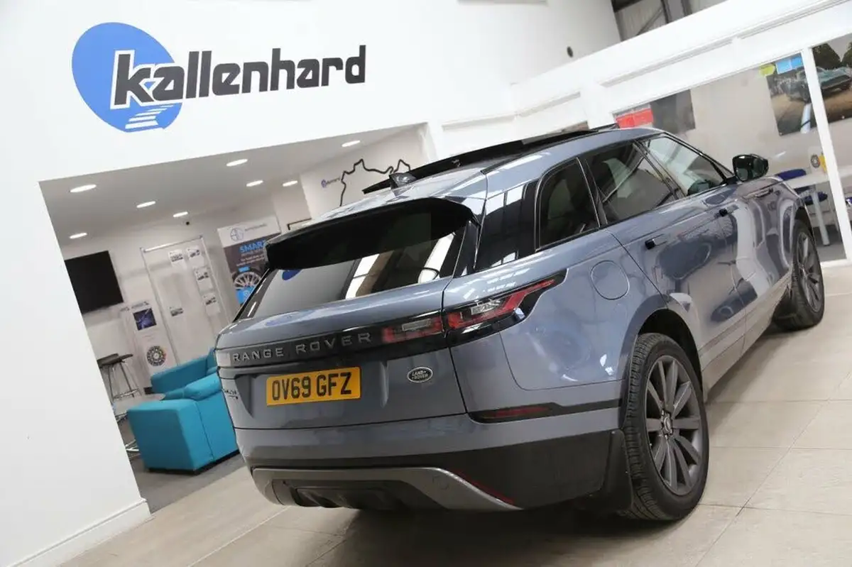 2019-land-rover-range-rover-velar-20-d240-r-dynamic-hse-big-16