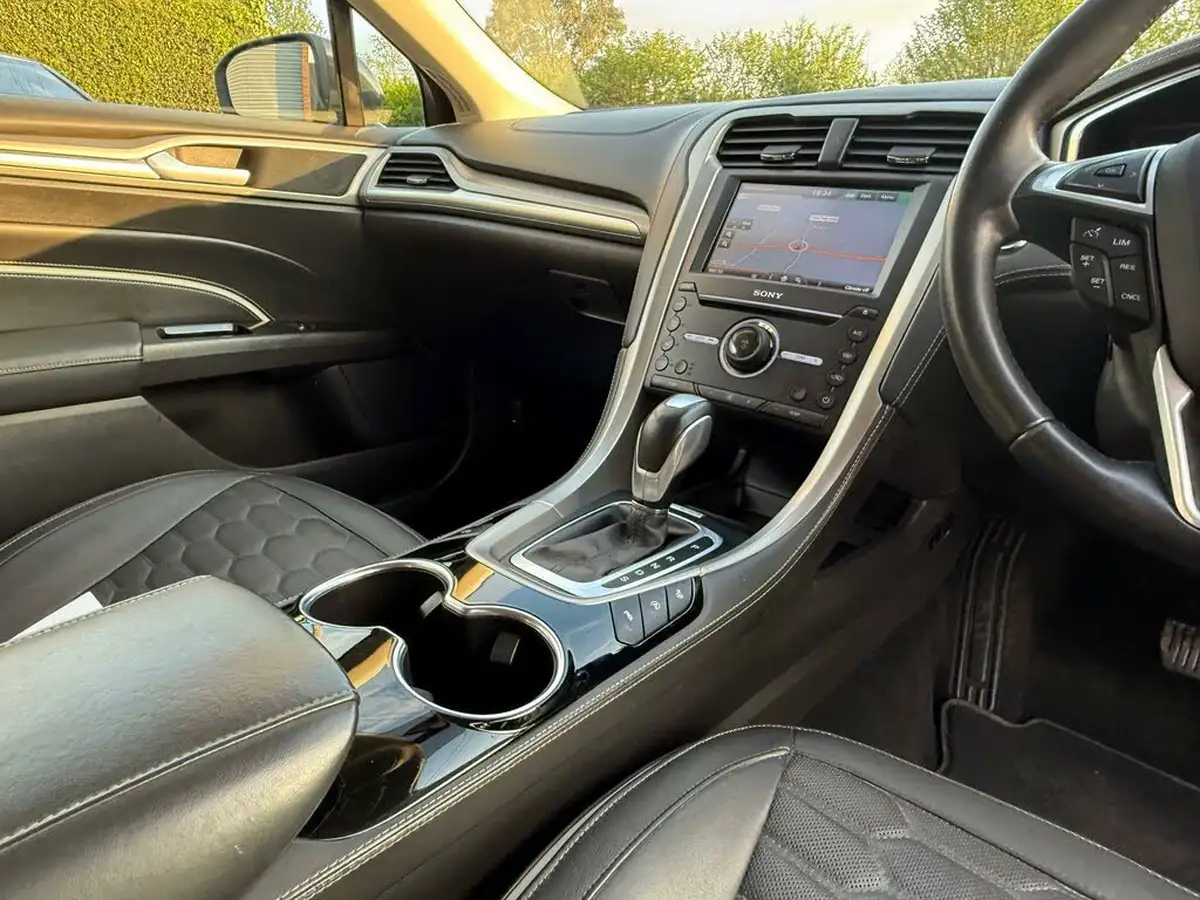 2016-ford-mondeo-20tdci-vignale-210ps-estate-5d-powershift-big-27