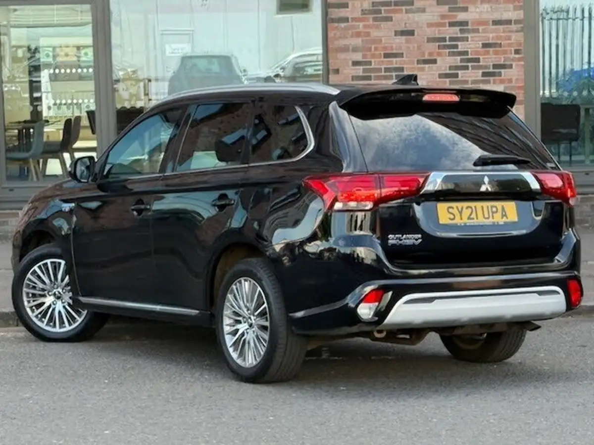 2021-mitsubishi-outlander-24-exceed-phev-big-31