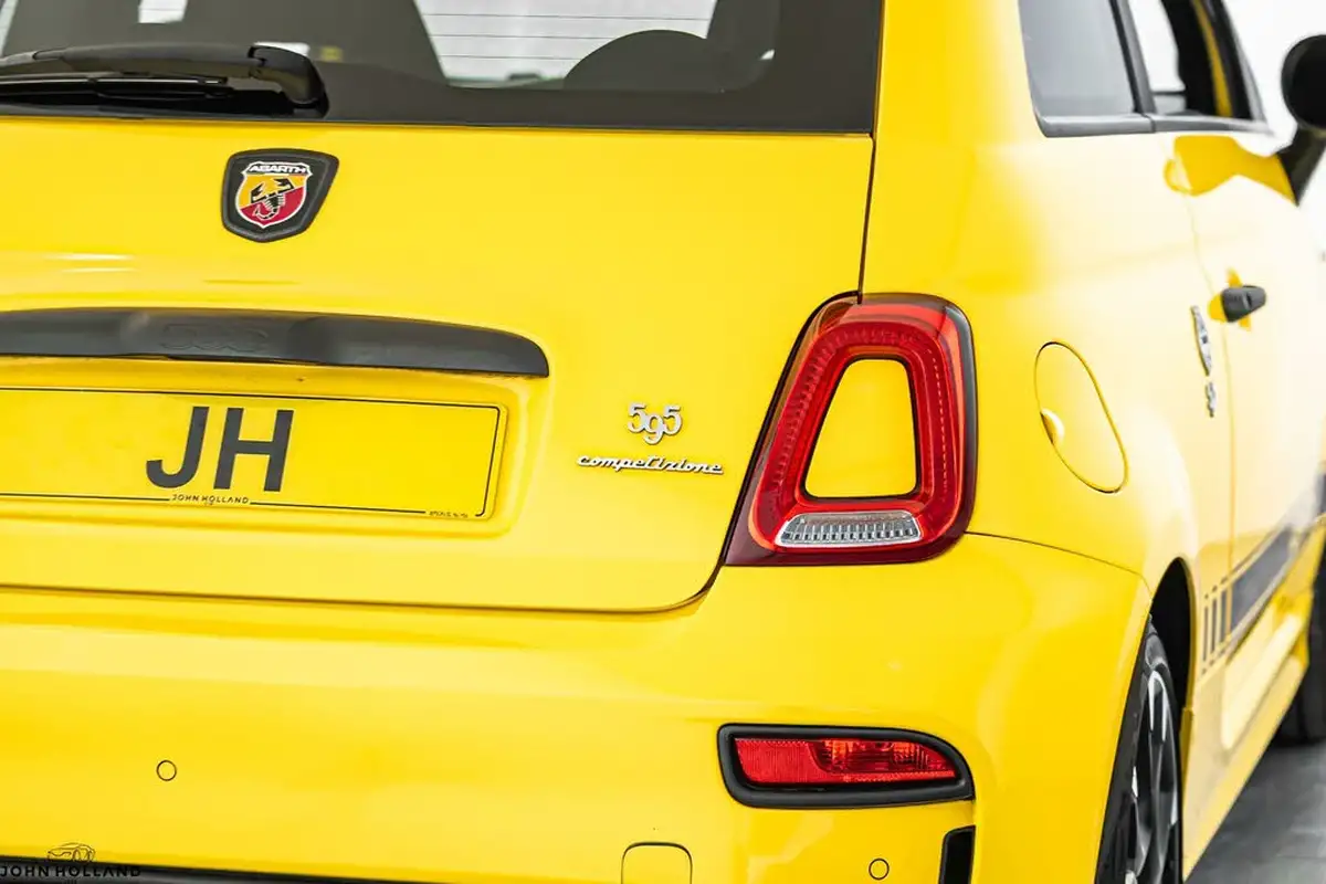 2020-abarth-595-14-tjet-competizione-big-17