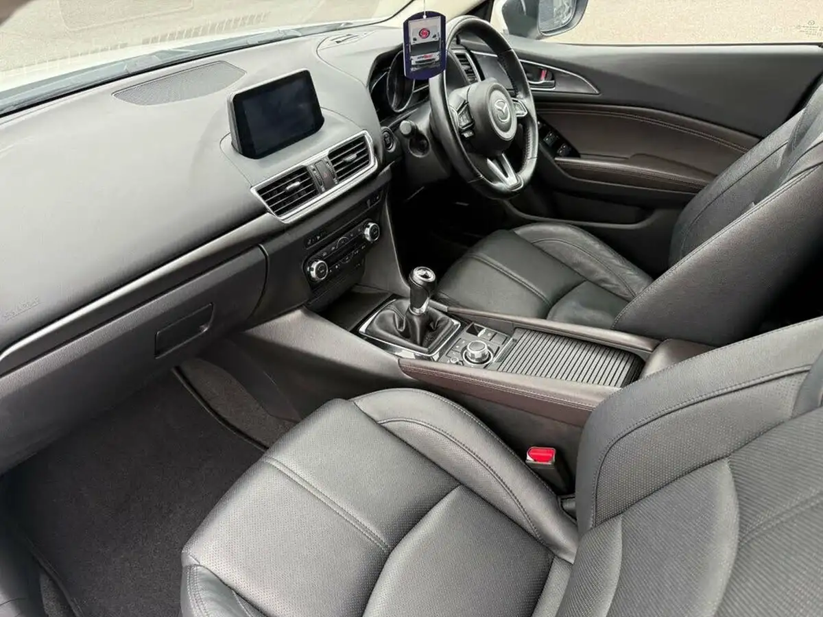 2017-mazda-mazda3-20-sport-nav-120ps-hatchback-5d-big-9