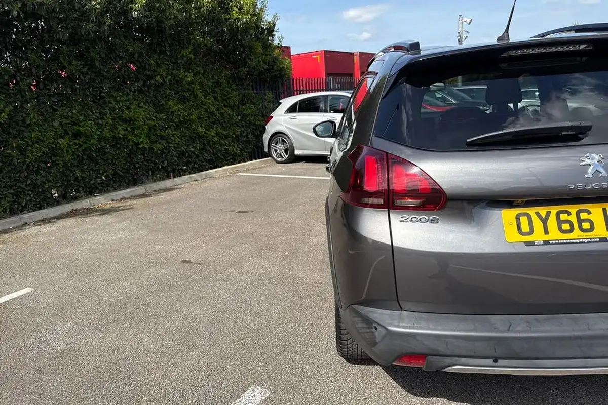 2016-peugeot-2008-suv-12-puretech-gt-line-130bhp-big-36