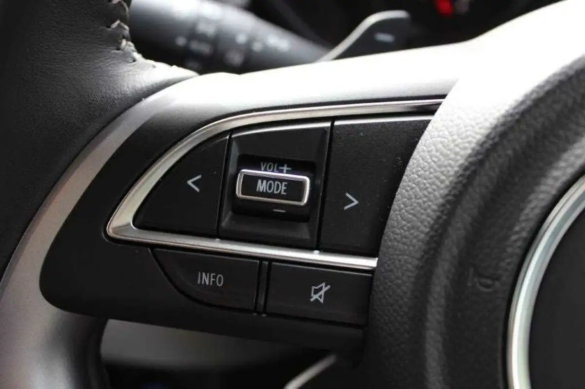 2024-suzuki-swift-12-ultra-cvt-big-21