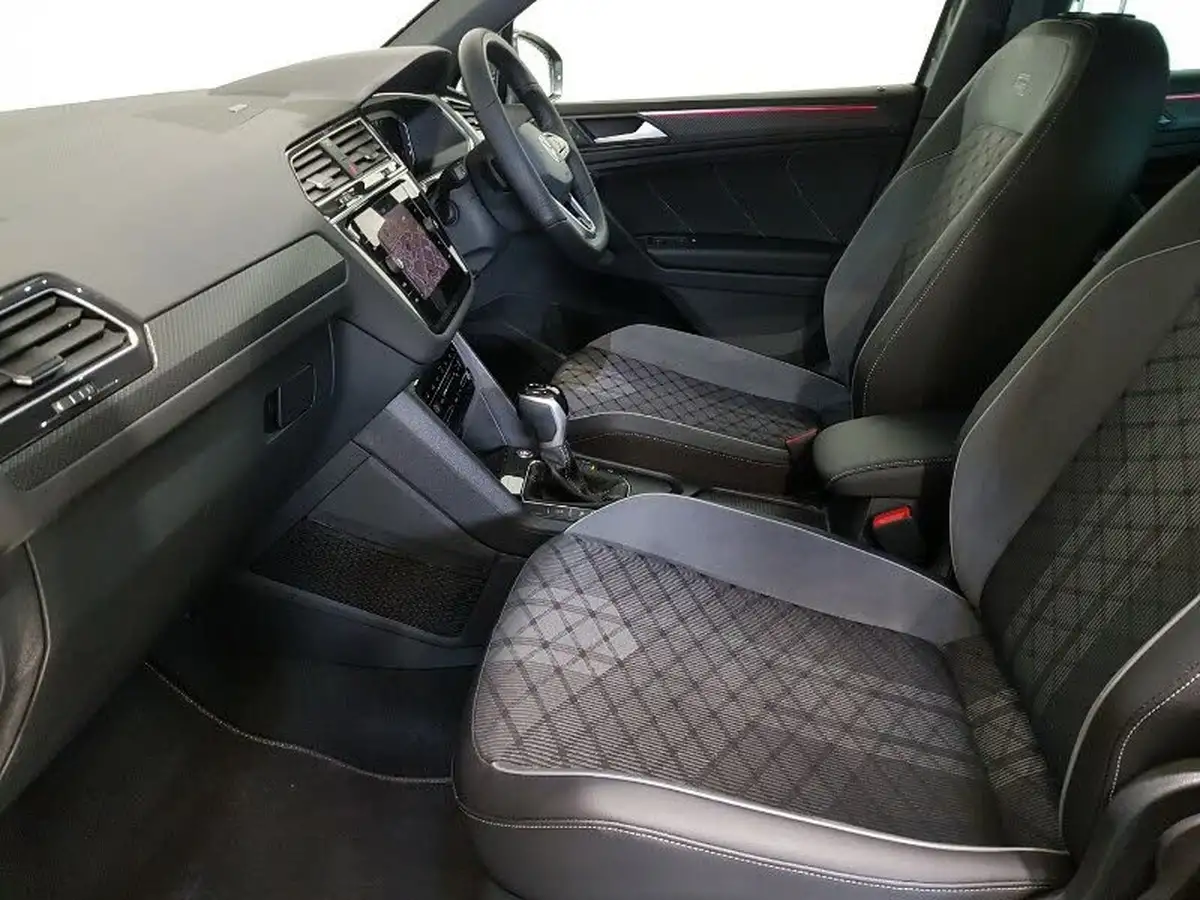 2024-volkswagen-tiguan-15-tsi-r-line-edition-big-4
