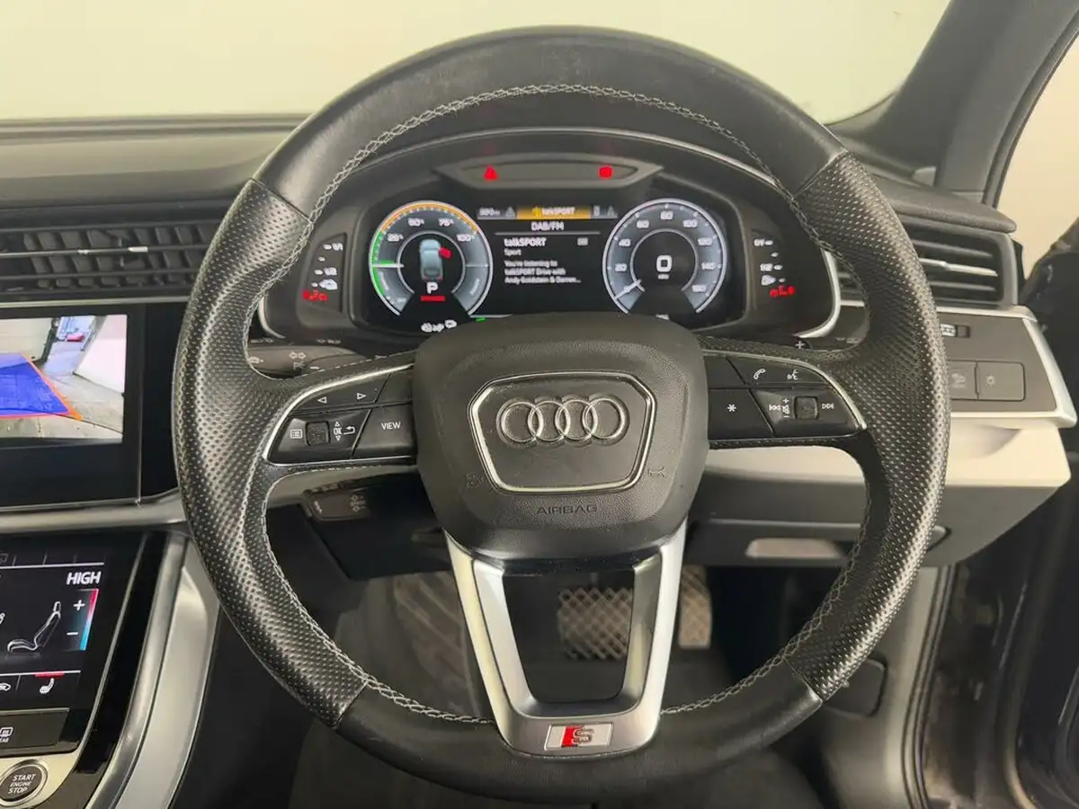 2021-audi-q7-30-55-tfsi-e-s-line-big-30