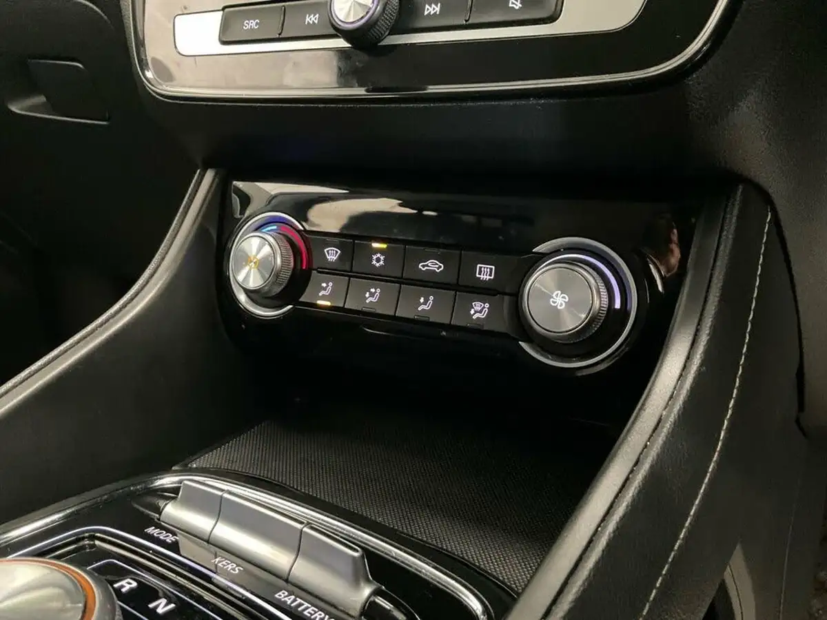 2019-mg-zs-suv-e-excite-ev-big-45