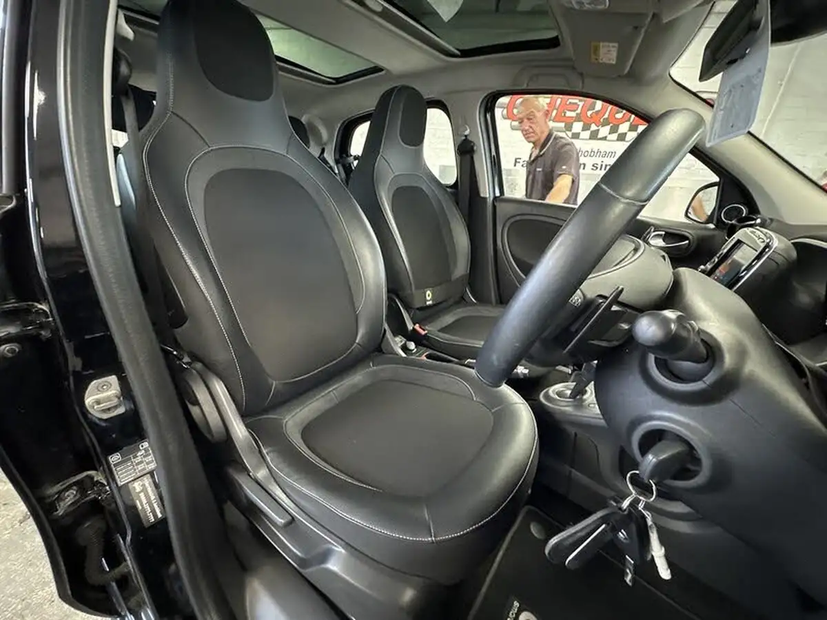2017-smart-forfour-09-brabus-premium-big-9