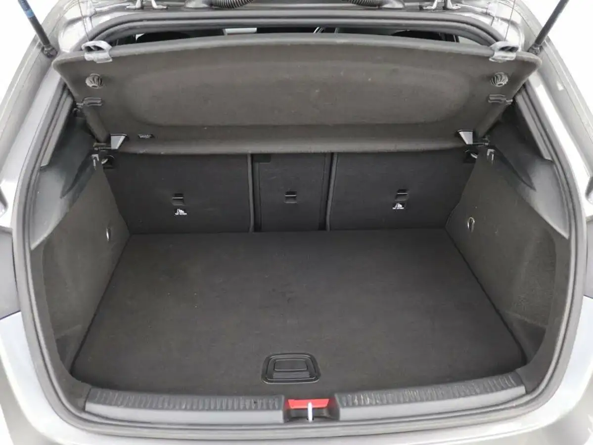 2020-mercedes-benz-a-class-13-a250e-amg-line-hatchback-5d-big-19