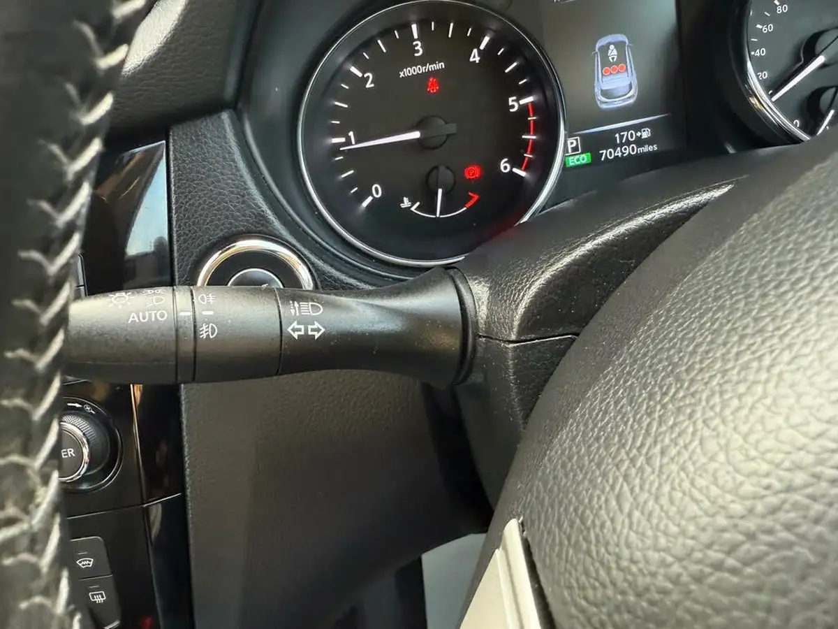 2015-nissan-qashqai-16-tekna-big-34
