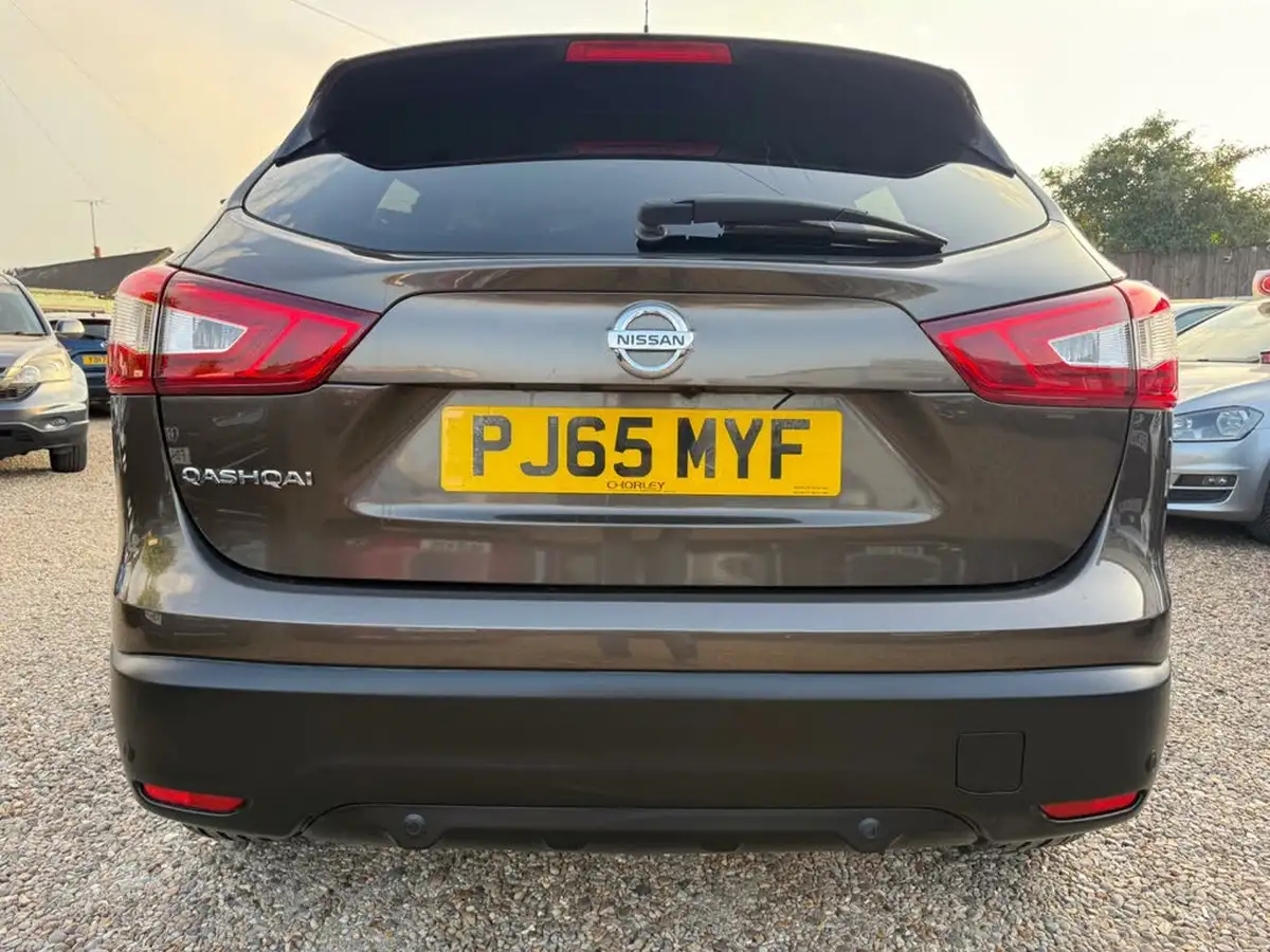 2015-nissan-qashqai-16-tekna-big-9