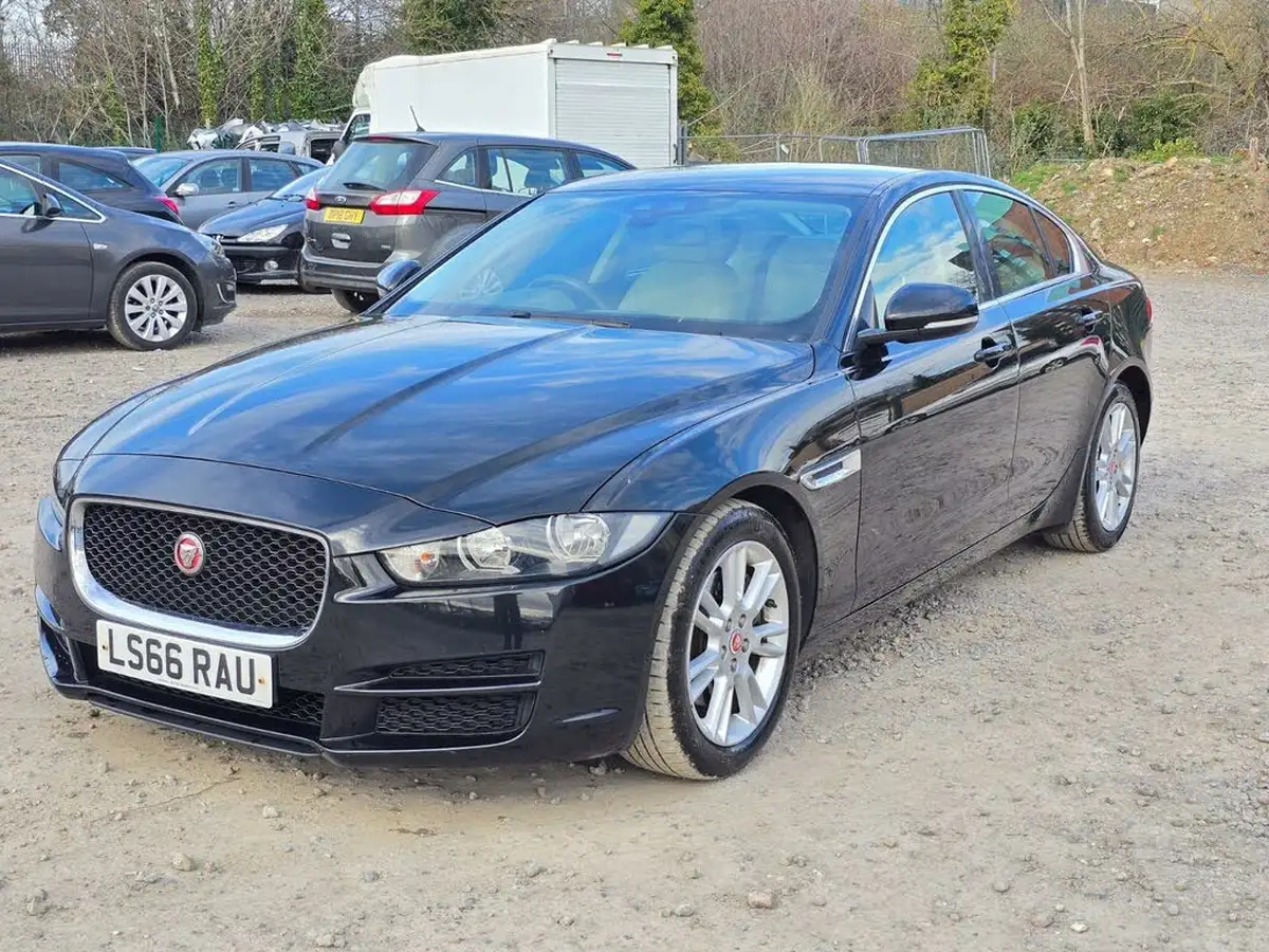 2016-jaguar-xe-20d-prestige-180ps-auto-big-13