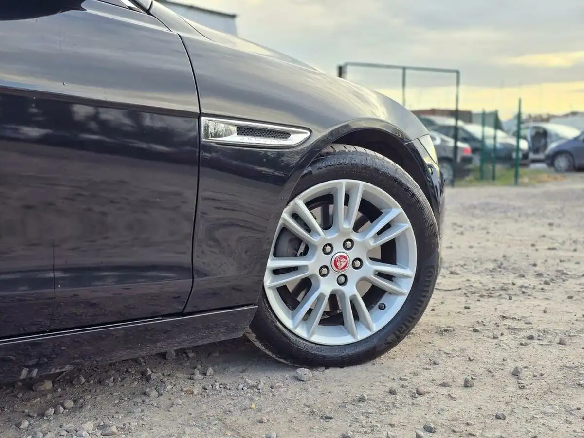 2016-jaguar-xe-20d-prestige-180ps-auto-big-37