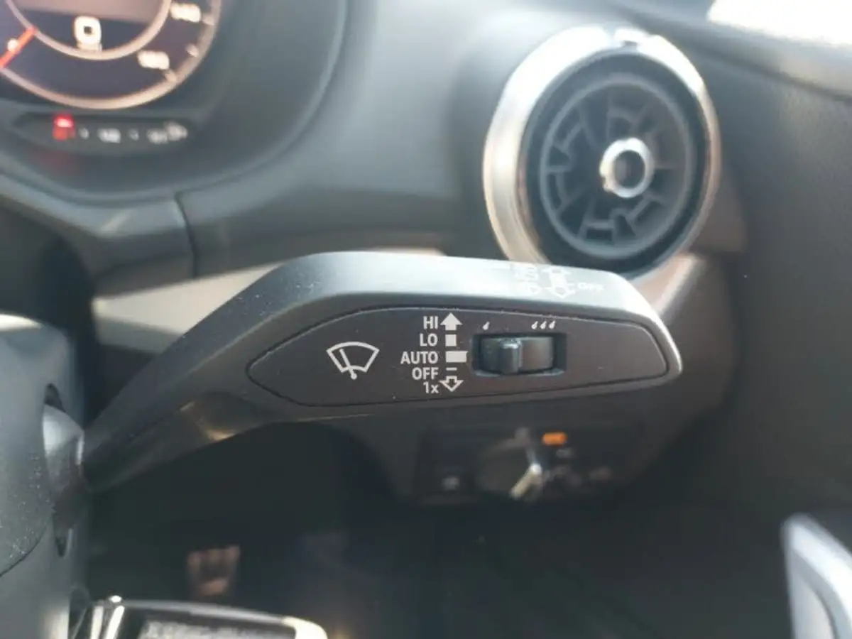 2022-audi-q2-15-35-tfsi-s-line-tronic-big-16