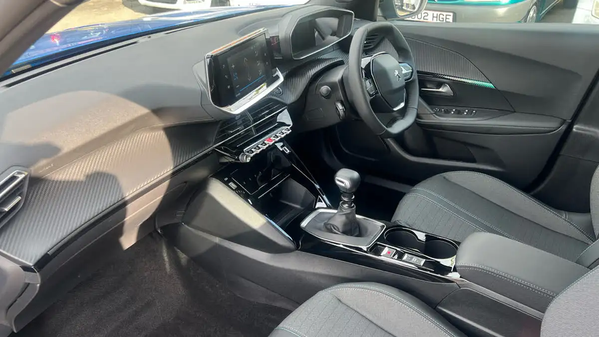 2023-peugeot-2008-suv-12-puretech-allure-premium-100bhp-big-11