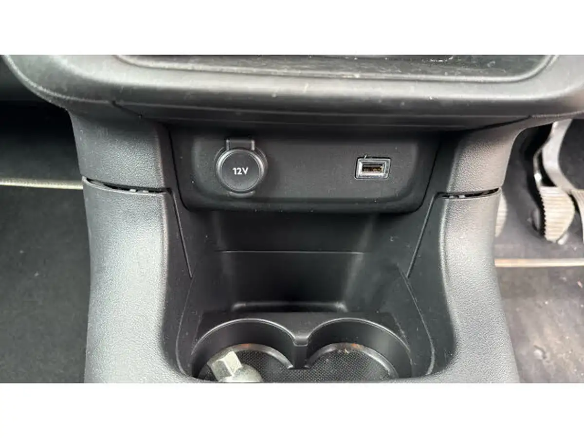 2022-citroen-c3-12-puretech-saint-james-83ps-big-35