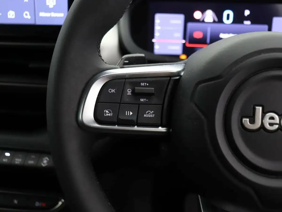 2024-jeep-avenger-12-gse-summit-e-hybrid-48v-auto-big-36