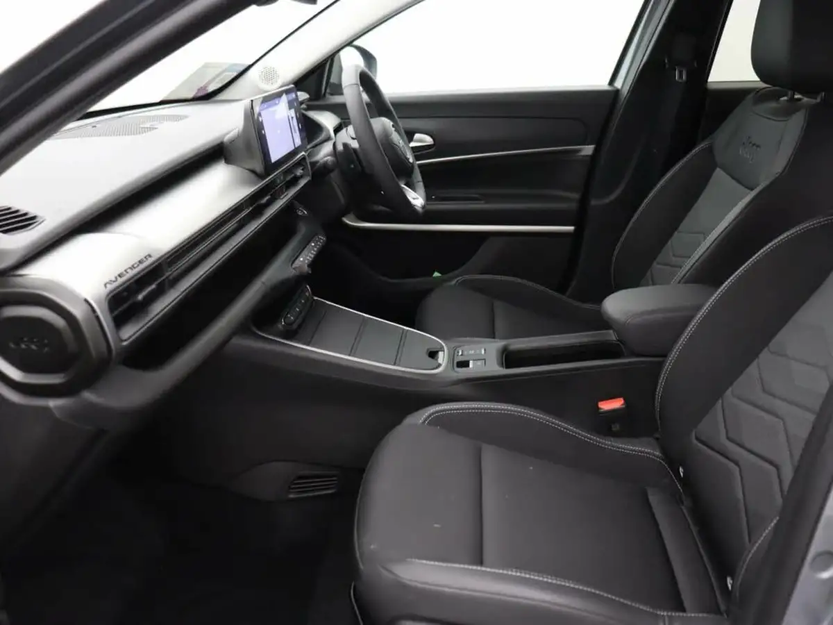 2024-jeep-avenger-12-gse-summit-e-hybrid-48v-auto-big-12