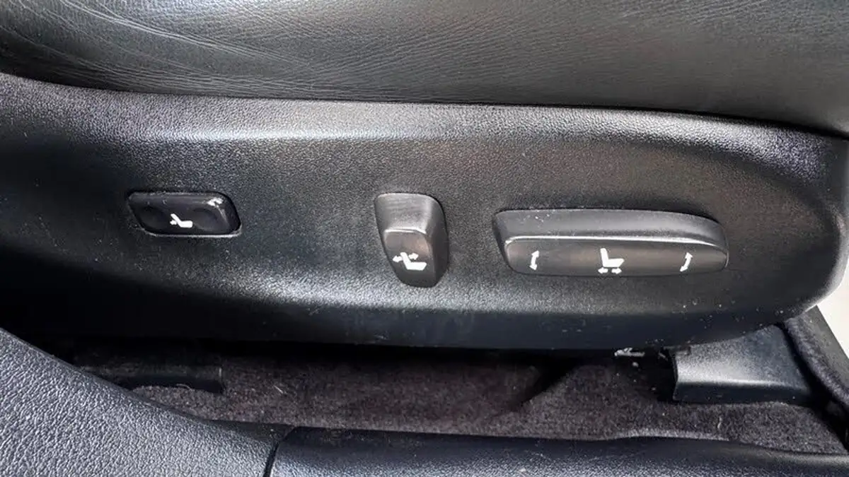 2008-lexus-is-250-25-se-auto-big-20