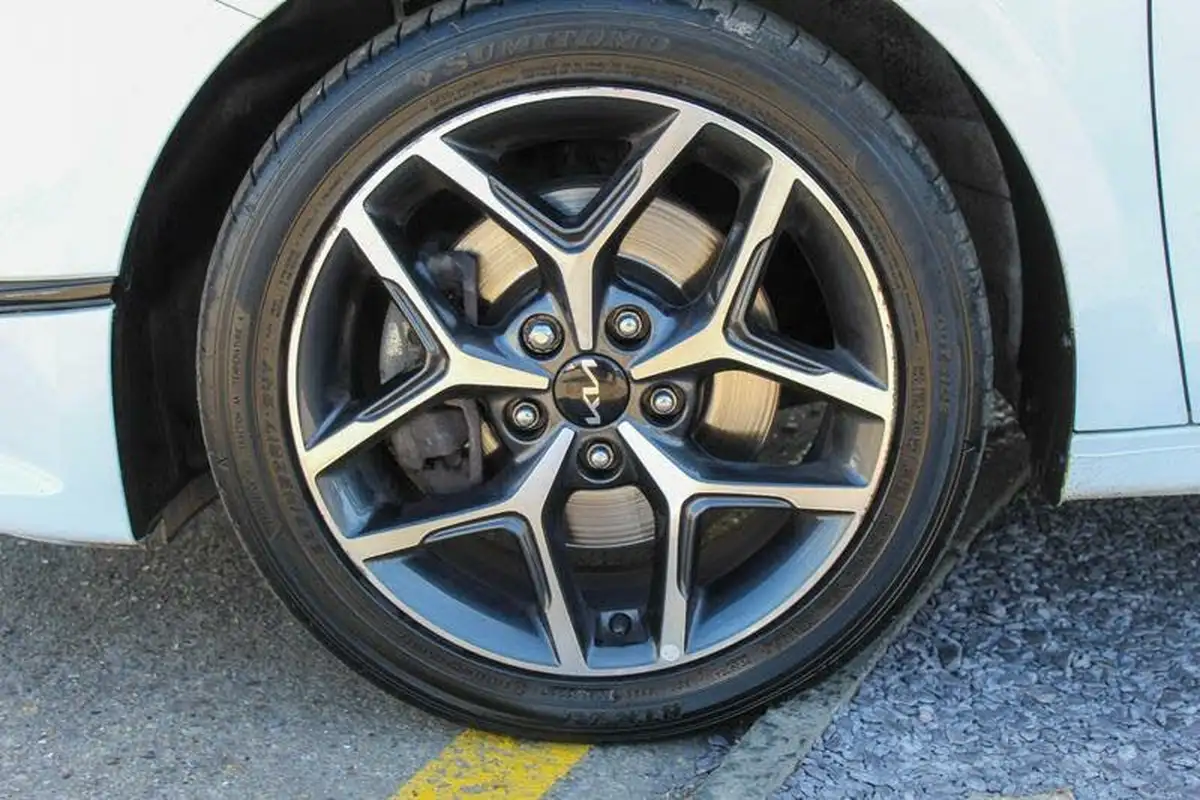 2022-kia-ceed-15-t-gdi-3-hatchback-big-15