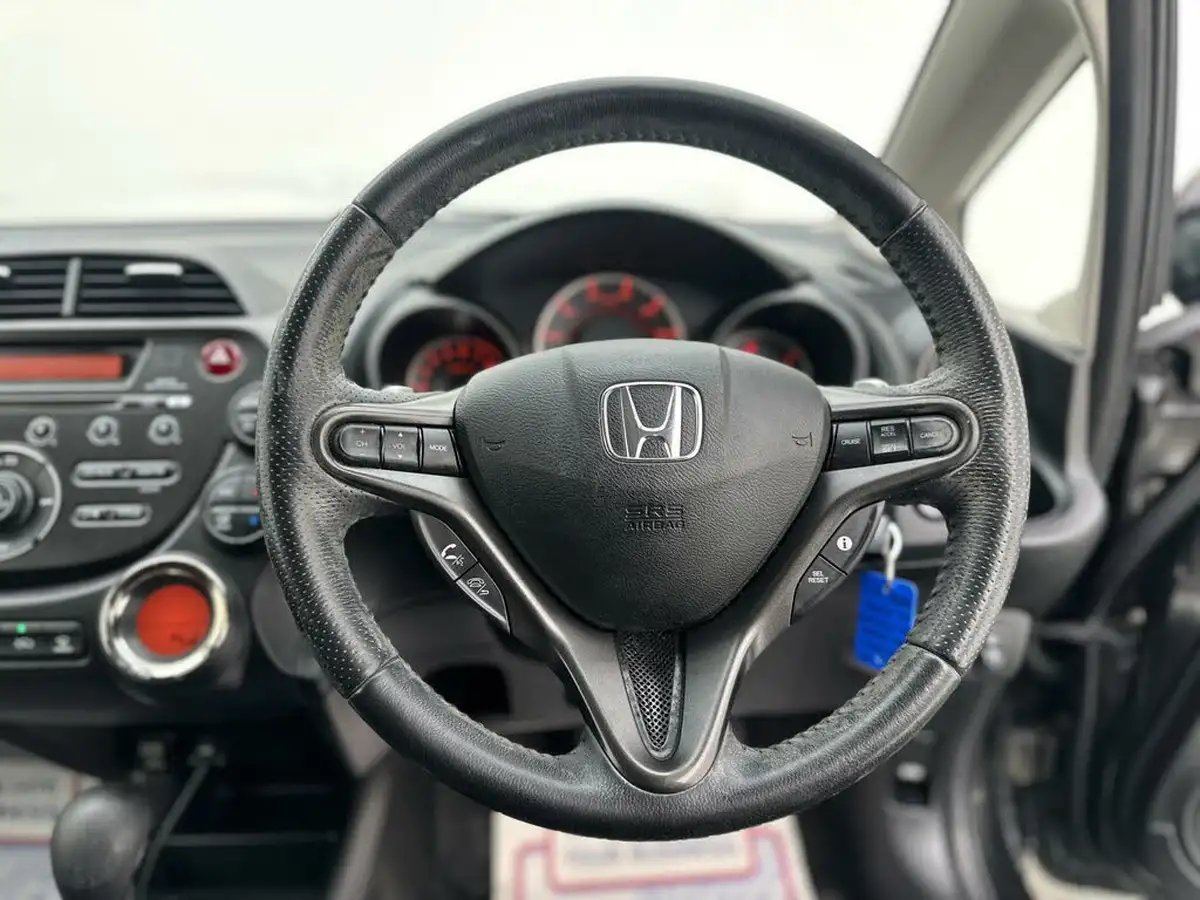 2012-honda-jazz-14-ex-cvt-big-23