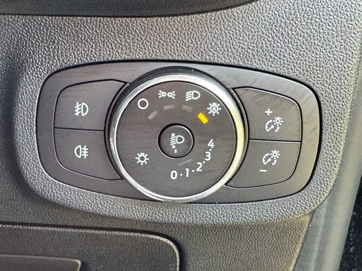 2022-ford-fiesta-10t-titanium-125ps-hybrid-mhev-powershift-big-21